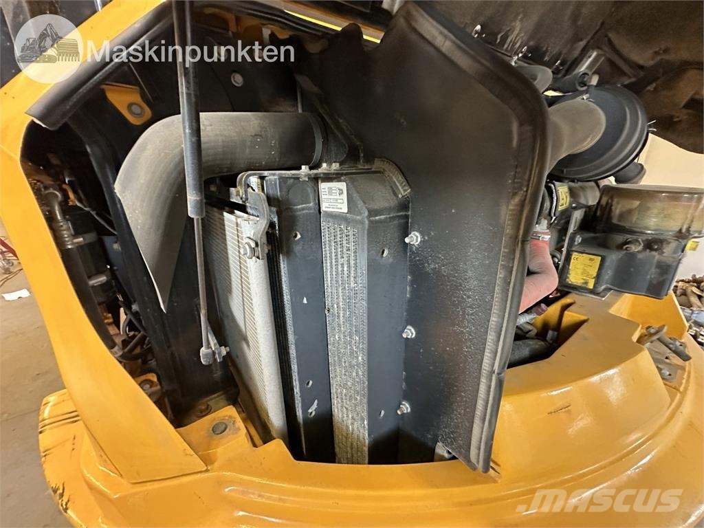 JCB 86C-1 Bagri goseničarji