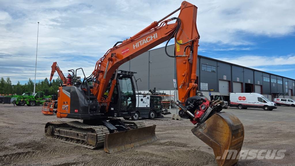 Hitachi ZX135US-7 حفارات زحافة