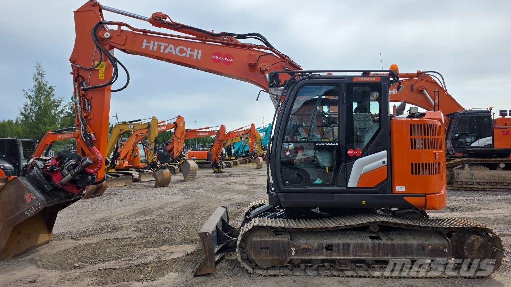 Hitachi ZX135US-7 حفارات زحافة