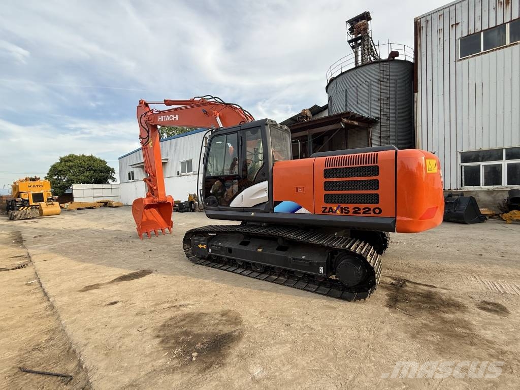 Hitachi ZX 210 LC H حفارات زحافة