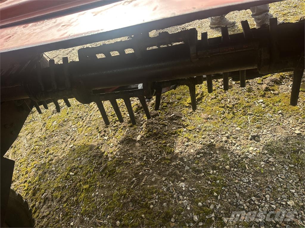 Kuhn FC250 جزازات