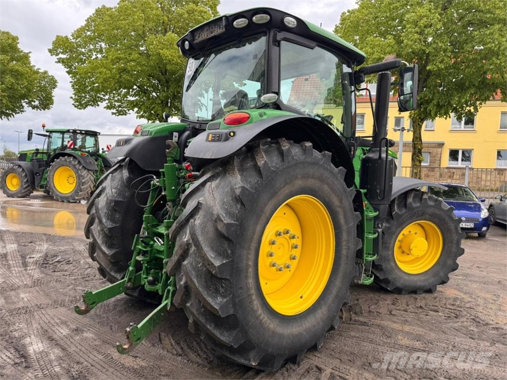 John Deere 6215R Trattori
