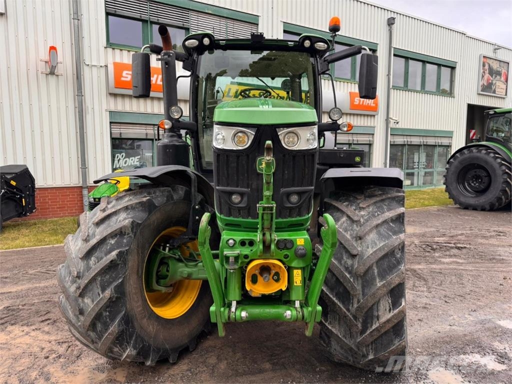 John Deere 6215R Trattori