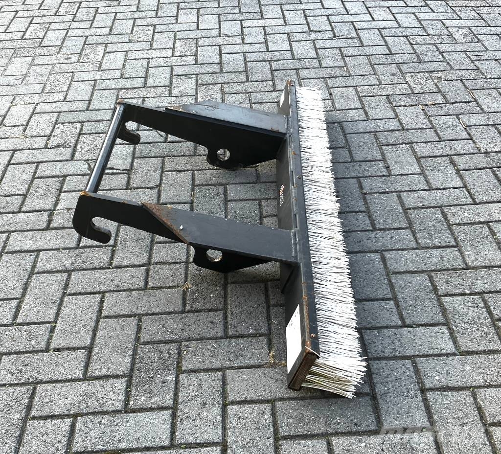 GiANT veegbezem VB-1500 G Balayeuse / Autolaveuse
