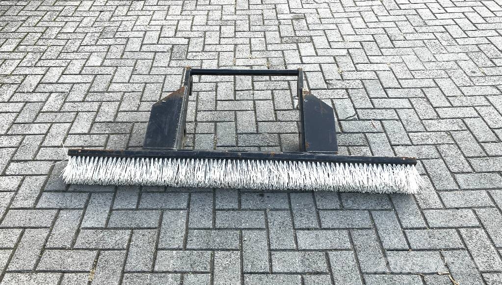 GiANT veegbezem VB-1500 G Balayeuse / Autolaveuse