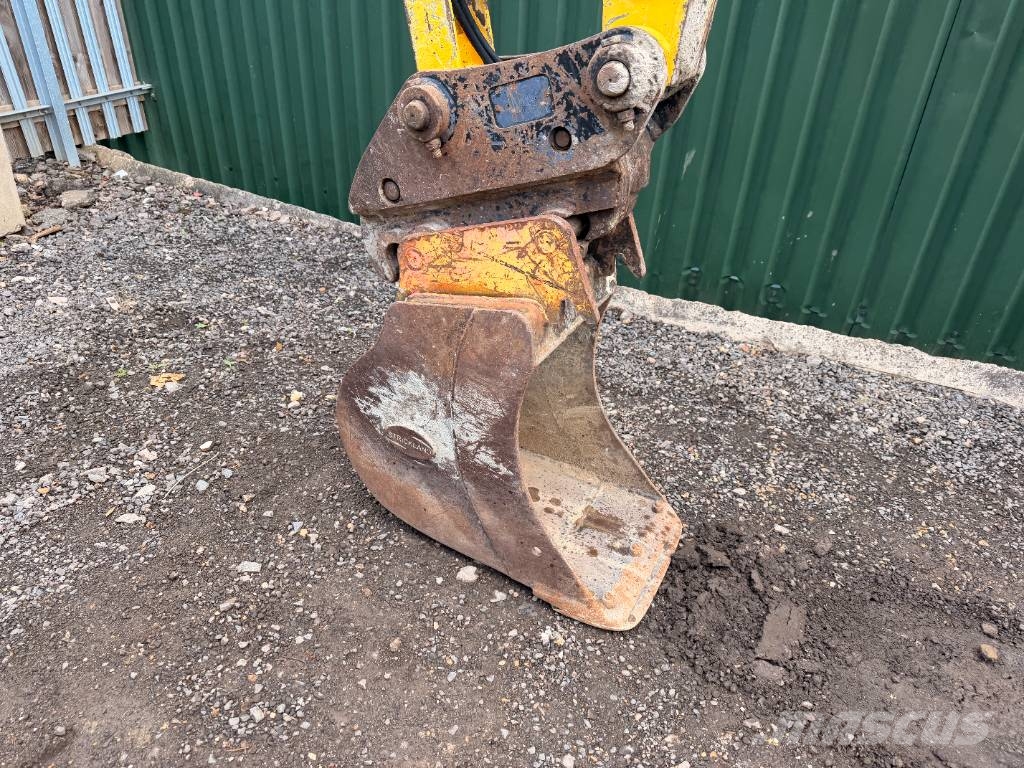 Komatsu PC 80 MR-5 8 Ton Excavator حفارات وسط 7 طن - 12 طن