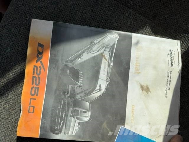Doosan DX 225 LC Raupenbagger