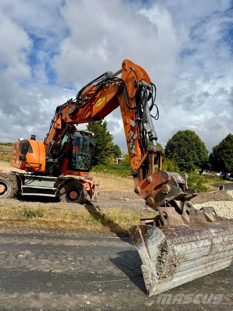 Liebherr 918 compact Lastik tekerli ekskavatörler