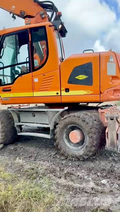 Liebherr 918 compact Lastik tekerli ekskavatörler