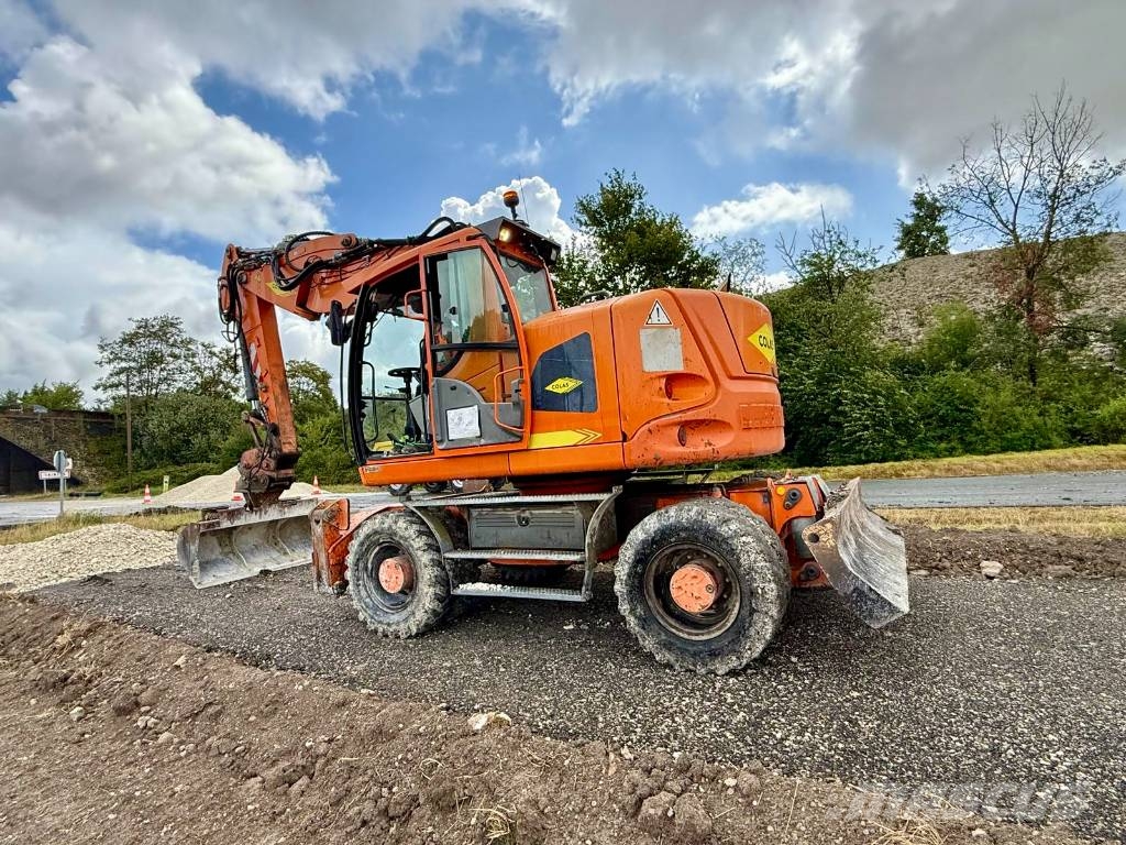 Liebherr 918 compact Lastik tekerli ekskavatörler