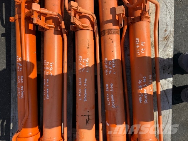 Doosan HYDRAULIC CYLINDER NEW Hidraulika