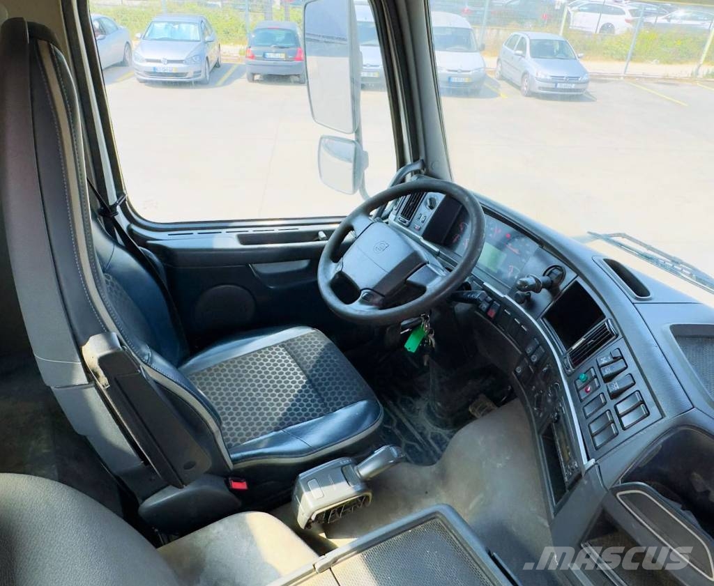 Volvo FMX 450 8x4 Tipper trucks