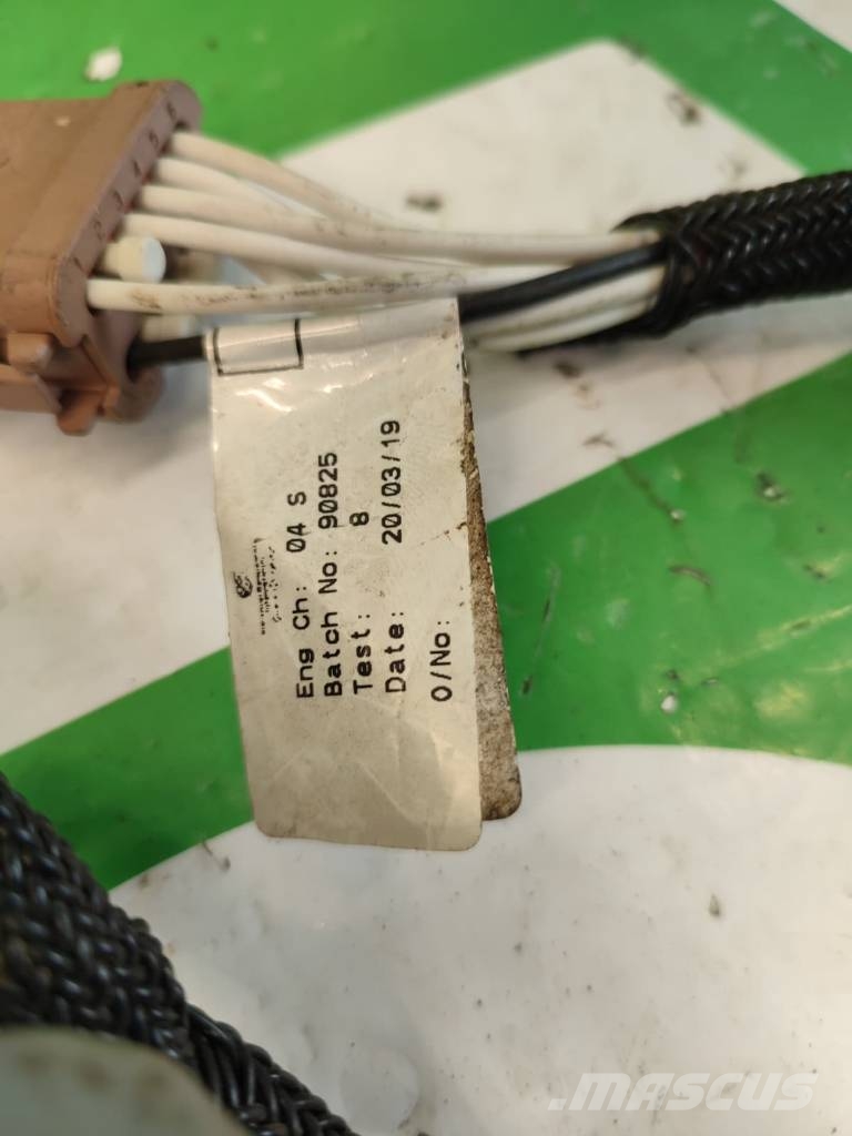 CAT 399-7804 CAT TH 336 Wtyczka Złącze Przewód Wiązka Sähkö ja elektroniikka