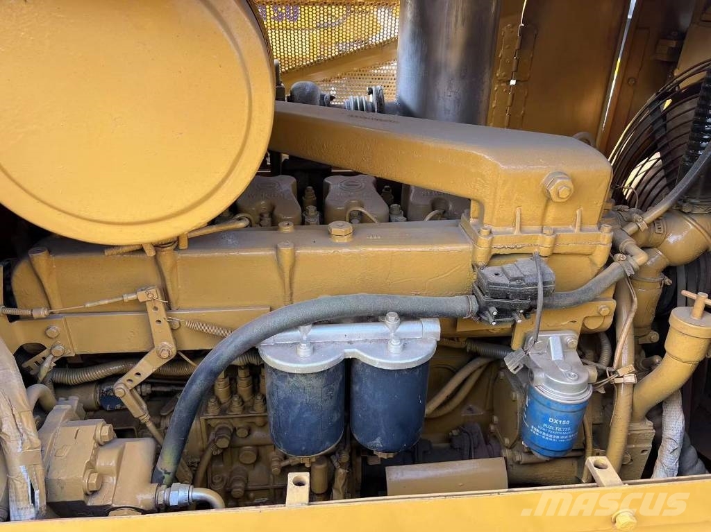 CAT D 6 G Гусеничные бульдозеры