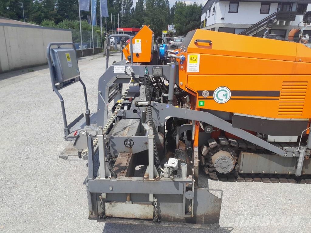 CM Asphalt Kleinfertiger F220T Asphalt splitting machines