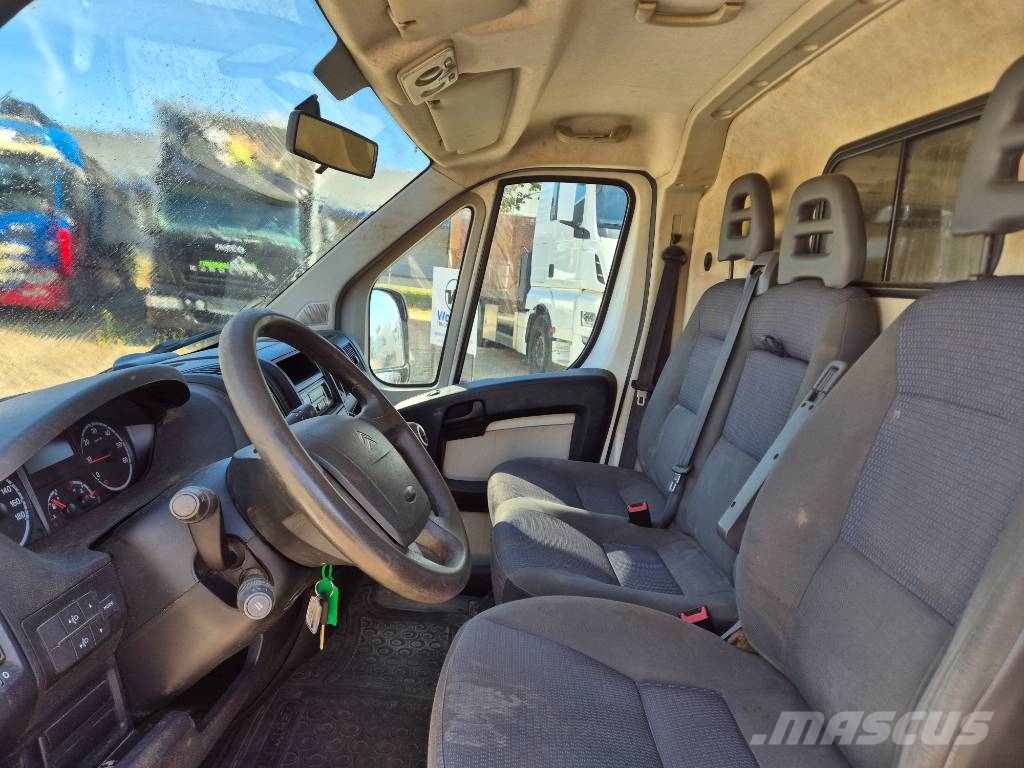 Citroën Jumper 30 2,2 HDi 130 Box Furgonetas cerradas