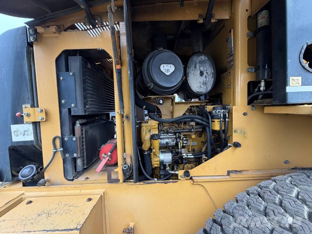 CAT 924G Kolesni nakladalci