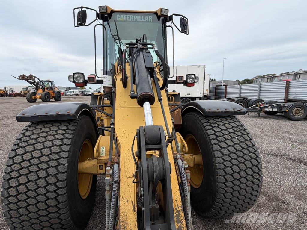 CAT 924G Kolesni nakladalci