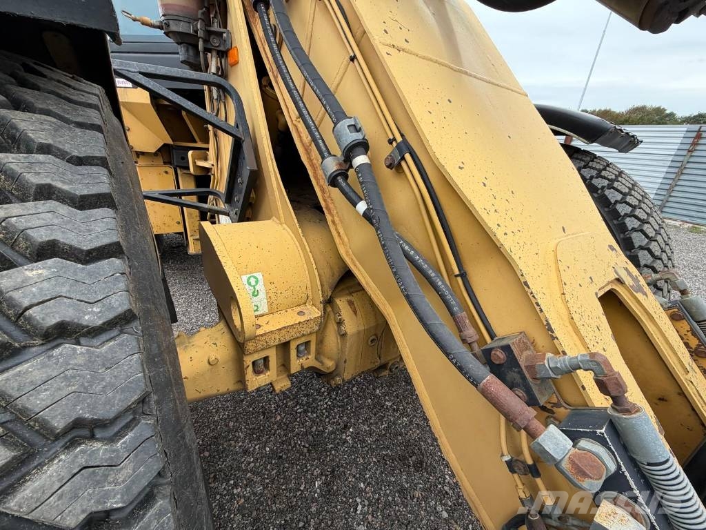 CAT 924G Kolesni nakladalci
