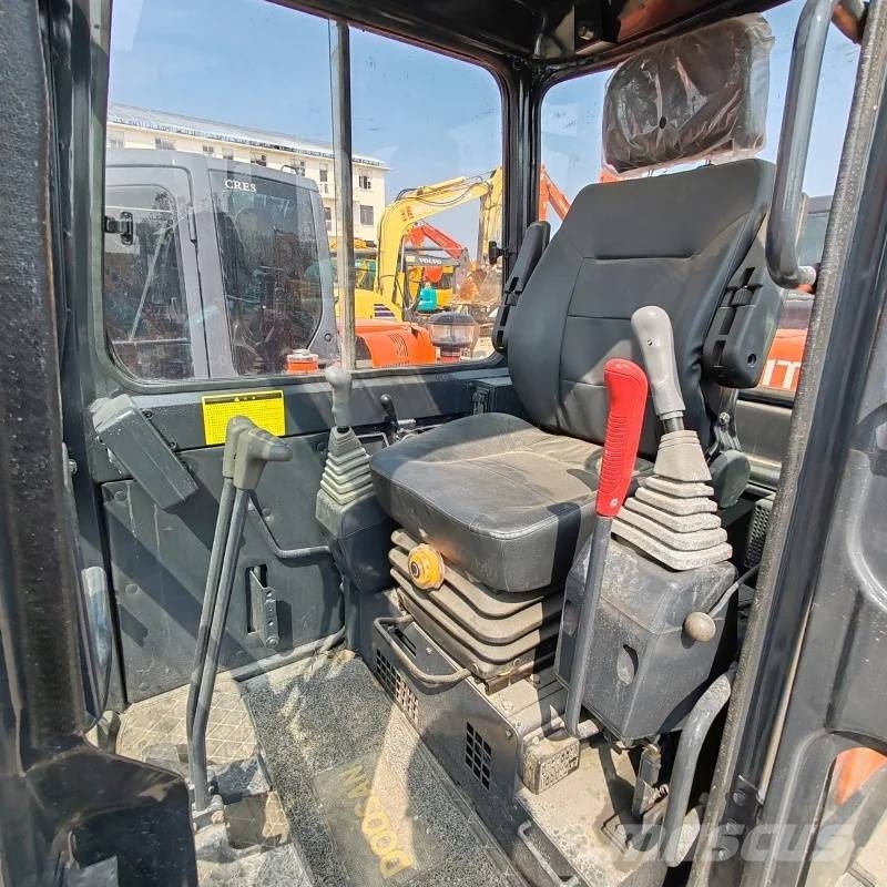 Doosan DH60 Lánctalpas kotrók
