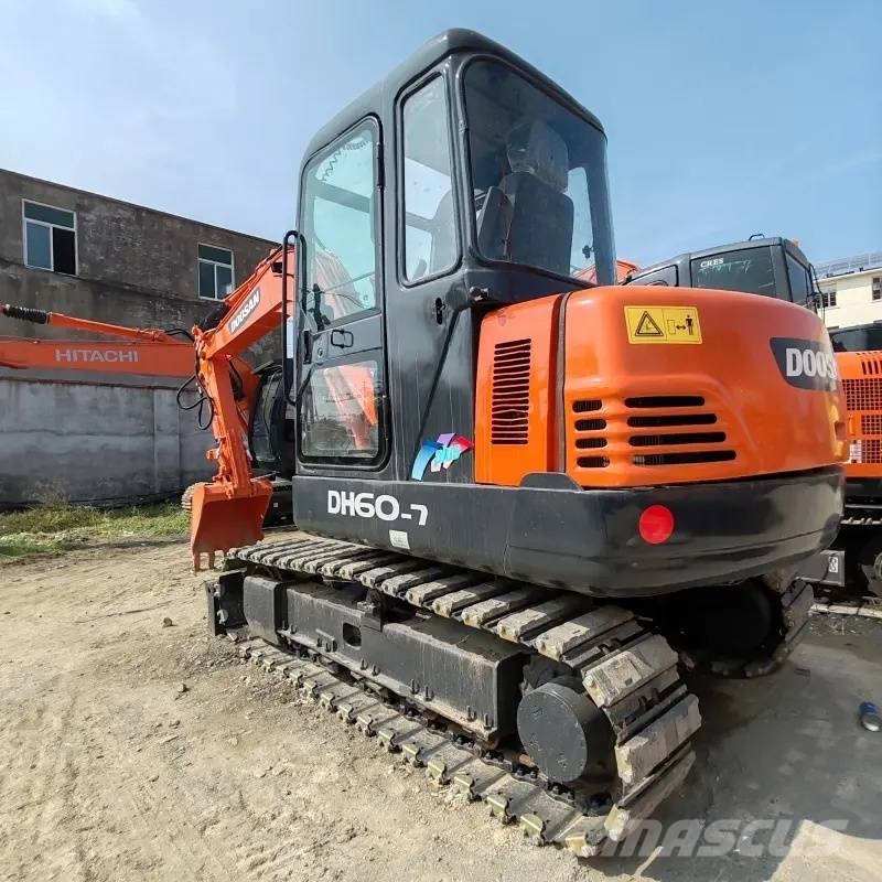 Doosan DH60 Lánctalpas kotrók