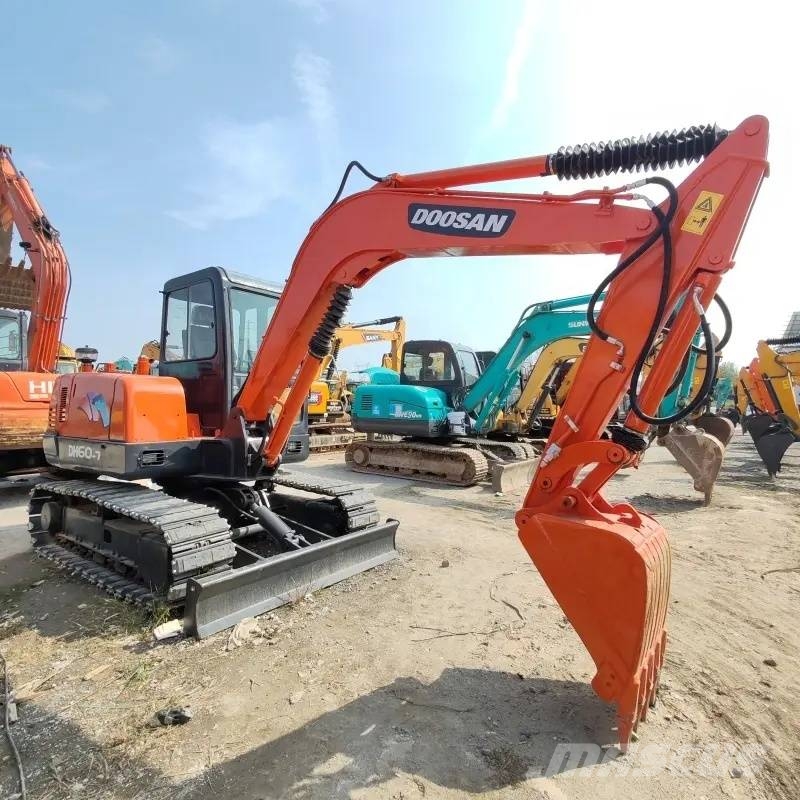 Doosan DH60 Lánctalpas kotrók