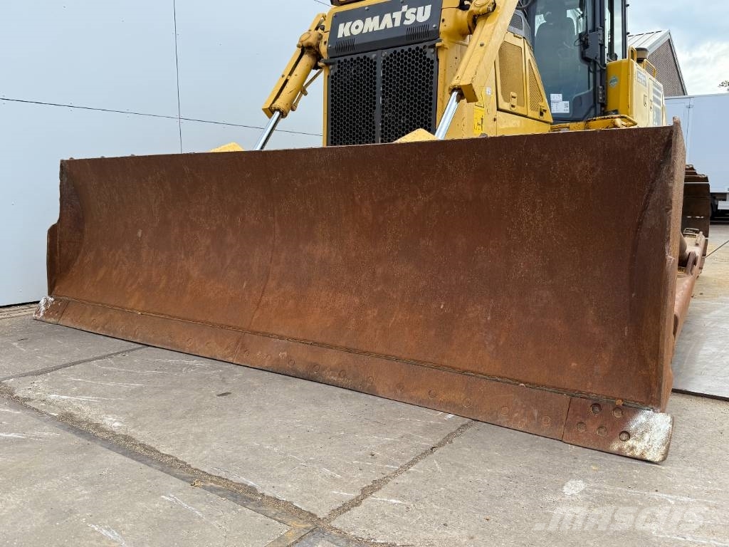Komatsu D65PXi-18 - Backup Camera / Airco / CE + EPA بلدوزرات مجنزرة