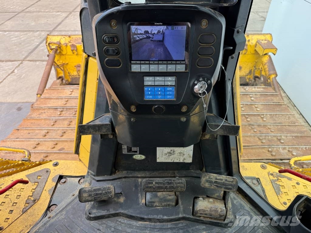 Komatsu D65PXi-18 - Backup Camera / Airco / CE + EPA بلدوزرات مجنزرة