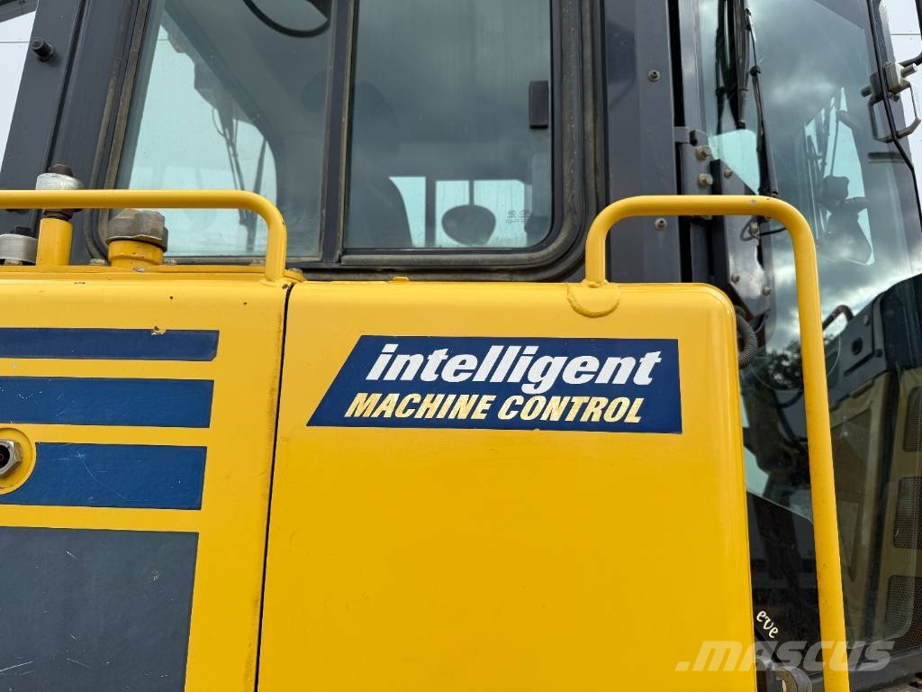Komatsu D65PXi-18 - Backup Camera / Airco / CE + EPA بلدوزرات مجنزرة