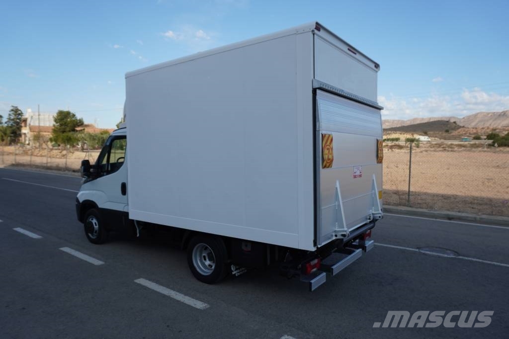 Iveco DAILY 35-180 CERRADO-TRAMPILLA شاحنات مسطحة/مفصلية الجوانب