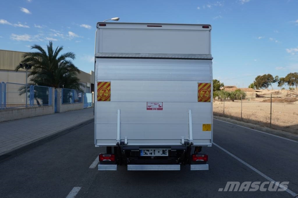 Iveco DAILY 35-180 CERRADO-TRAMPILLA شاحنات مسطحة/مفصلية الجوانب