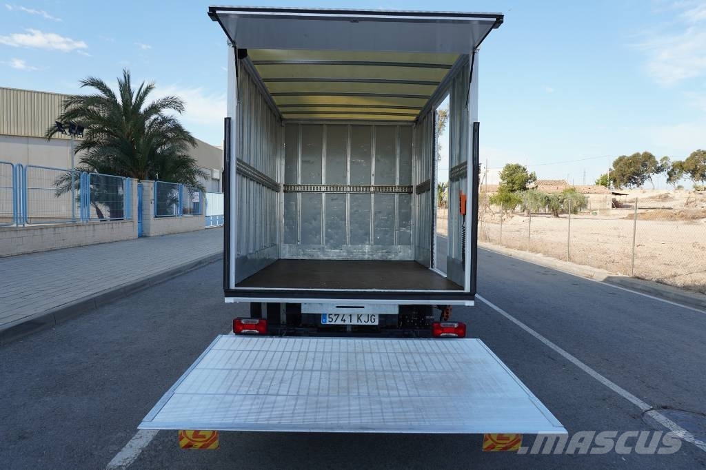 Iveco DAILY 35-180 CERRADO-TRAMPILLA شاحنات مسطحة/مفصلية الجوانب