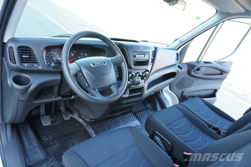 Iveco DAILY 35-180 CERRADO-TRAMPILLA شاحنات مسطحة/مفصلية الجوانب