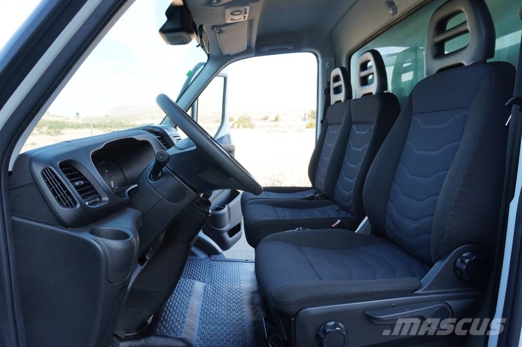 Iveco DAILY 35-180 CERRADO-TRAMPILLA شاحنات مسطحة/مفصلية الجوانب