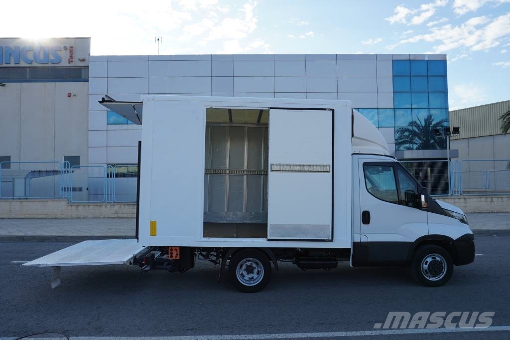 Iveco DAILY 35-180 CERRADO-TRAMPILLA شاحنات مسطحة/مفصلية الجوانب