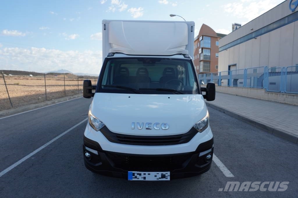 Iveco DAILY 35-180 CERRADO-TRAMPILLA شاحنات مسطحة/مفصلية الجوانب