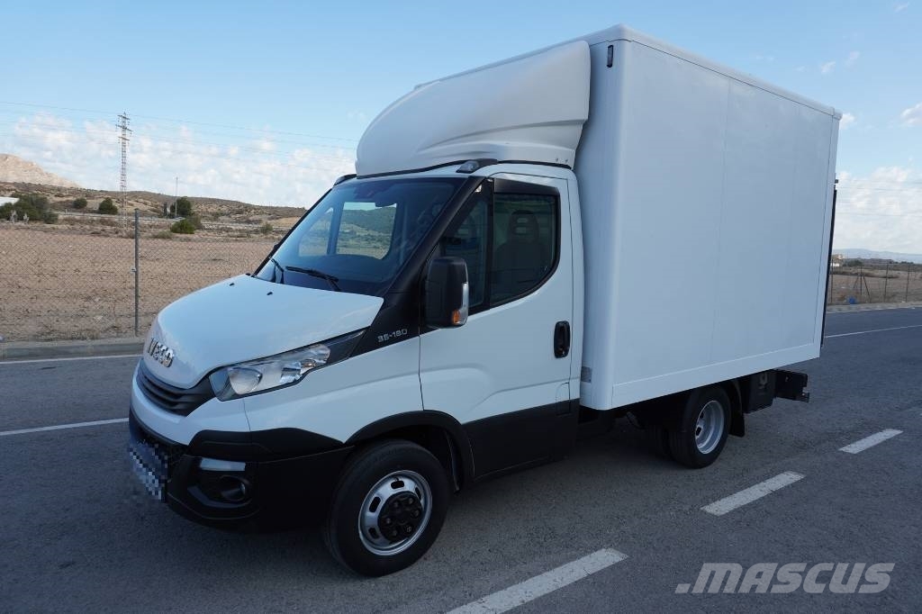 Iveco DAILY 35-180 CERRADO-TRAMPILLA شاحنات مسطحة/مفصلية الجوانب