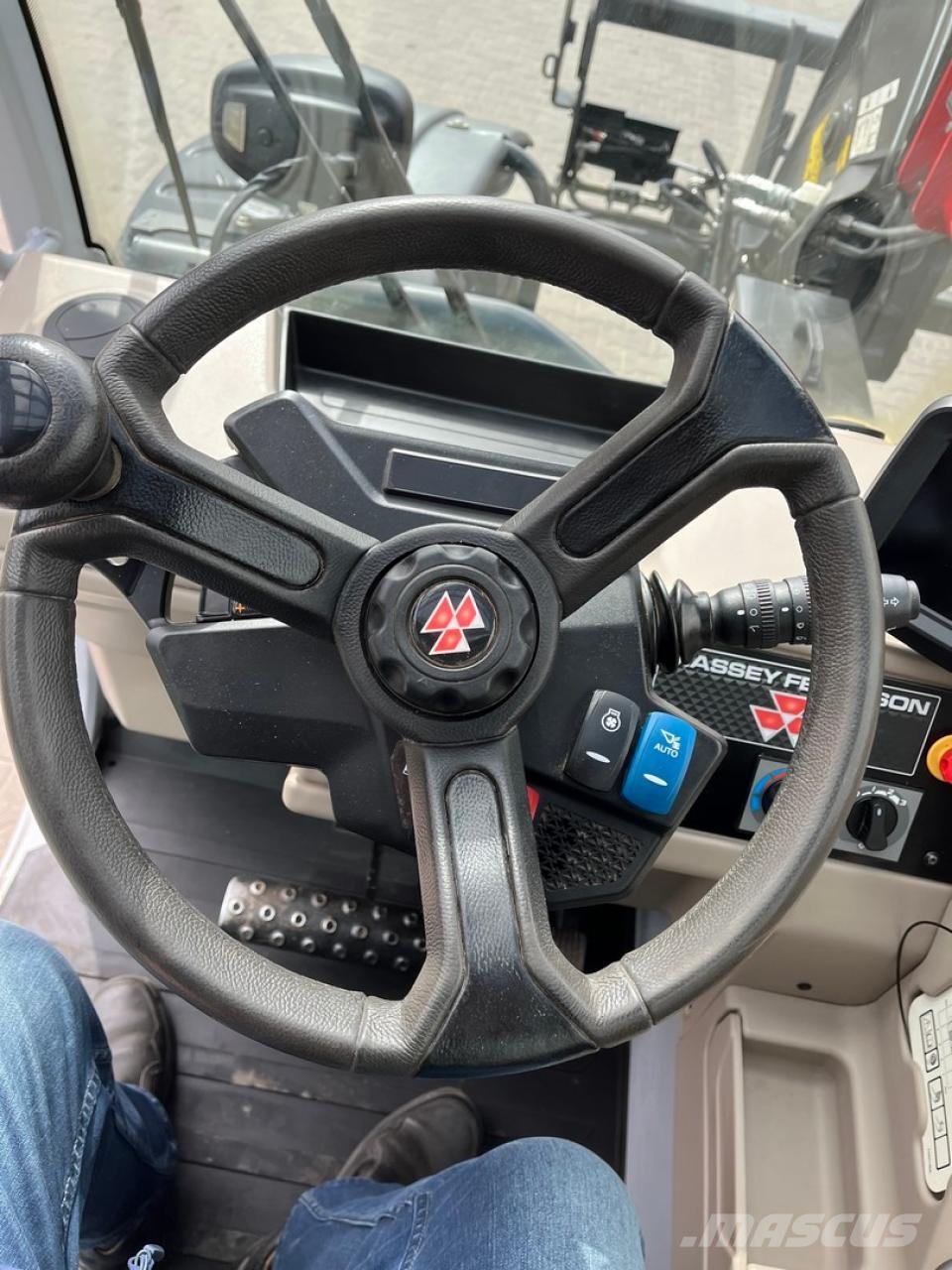 Massey Ferguson TH 8043 Redskapsbärare för lantbruk