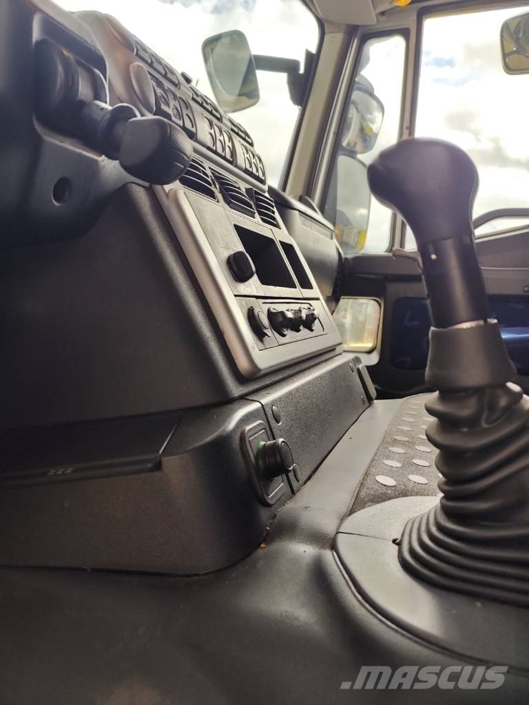 Iveco STRALIS 190S31 شاحنات الرافعات