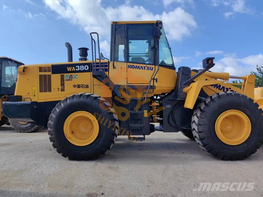 Komatsu WA 380 لوادر بعجل