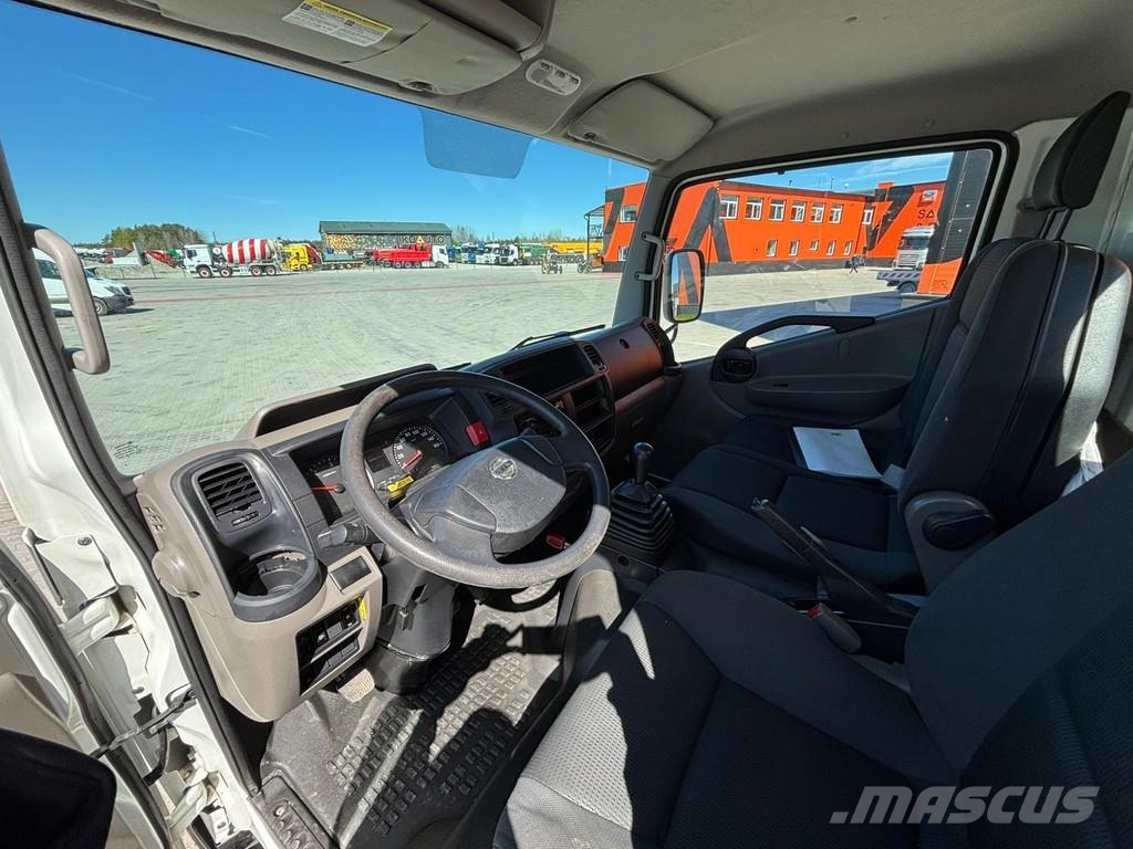 Nissan NT400 4x2 Isoli PT200 / 1608 hours / working heigh Автокрани
