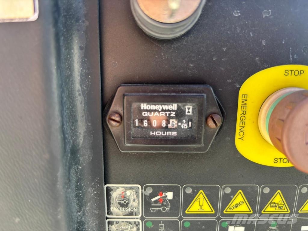 Nissan NT400 4x2 Isoli PT200 / 1608 hours / working heigh Автокрани