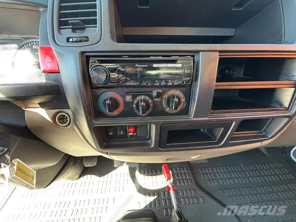 Nissan NT400 4x2 Isoli PT200 / 1608 hours / working heigh Автокрани
