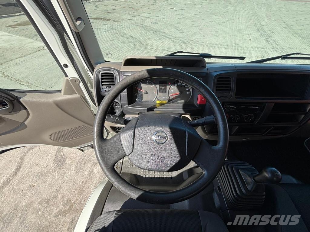 Nissan NT400 4x2 Isoli PT200 / 1608 hours / working heigh Автокрани