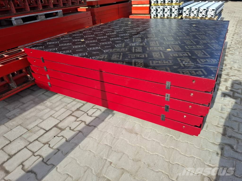 Peri Maximo mit gebrauchter Schalhaut Bekisting