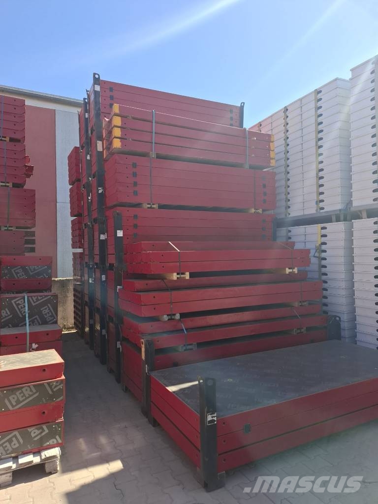 Peri Maximo mit gebrauchter Schalhaut Bekisting