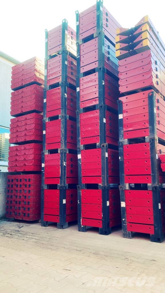 Peri Maximo mit gebrauchter Schalhaut Bekisting