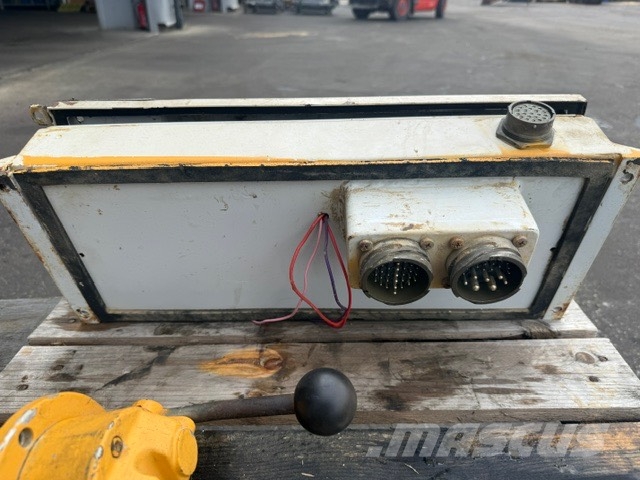 Liebherr PR 742 USED CAB PARTS كابينة والداخلية