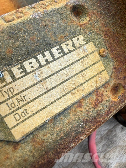 Liebherr PR 742 USED CAB PARTS كابينة والداخلية