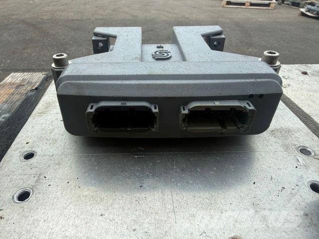 Liebherr PR 742 USED CAB PARTS كابينة والداخلية